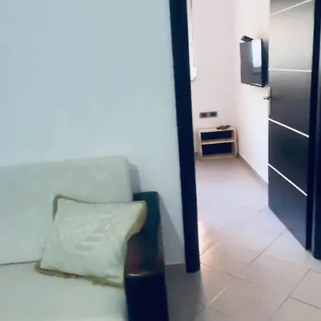 Ladi House * Sarandë